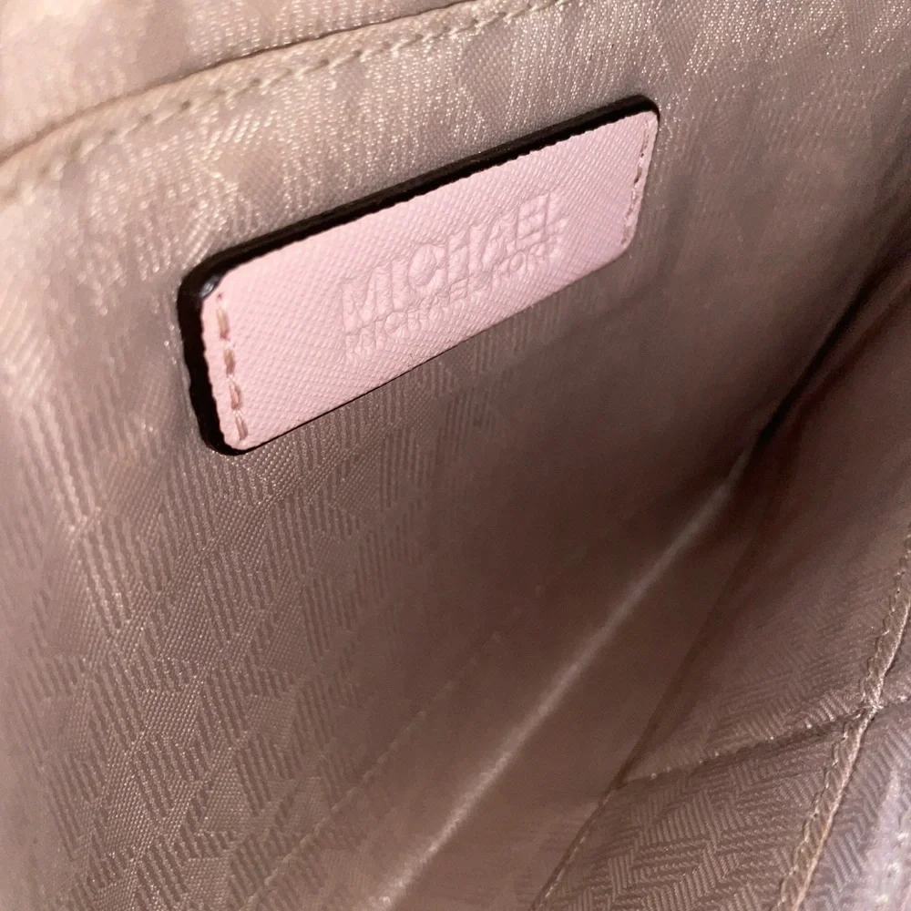 Michael Kors Jet Set Perforated Leather Clutch Wristlet Light Pink Laser Purse
